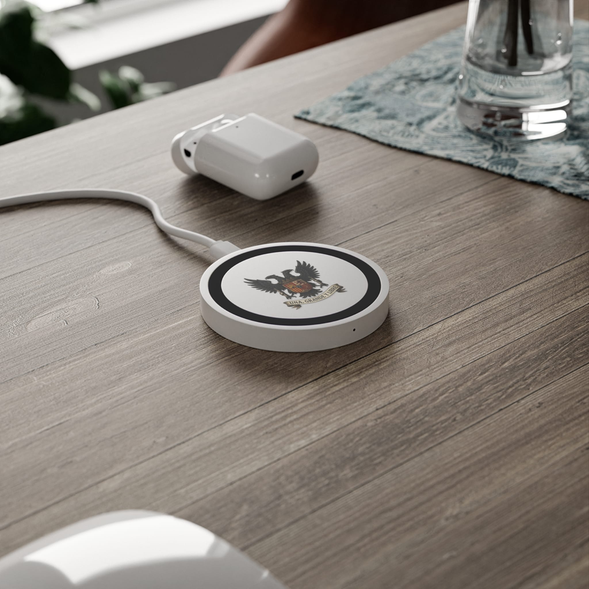 Una, Grande Y Libre Wireless Charging Pad - Image 2